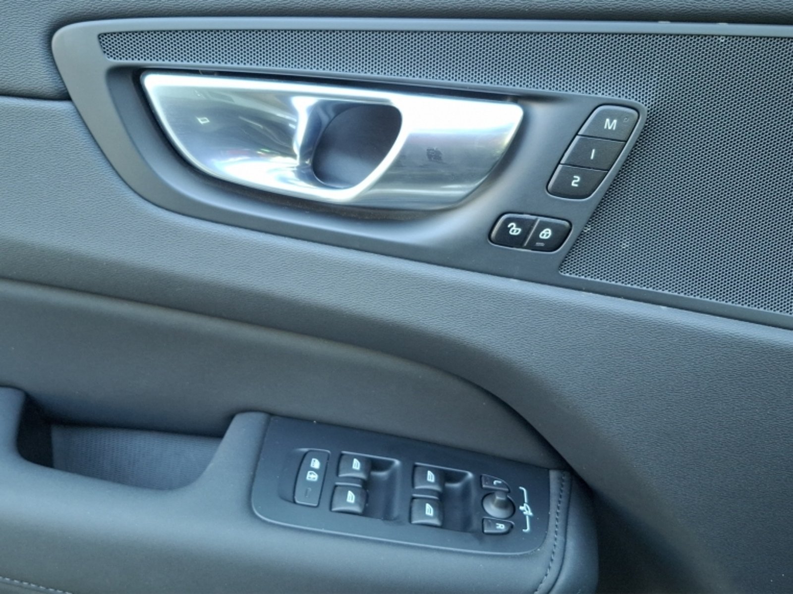 Volvo Xc60 B5 Awd Plus 2025 - Imagen 14 de 20