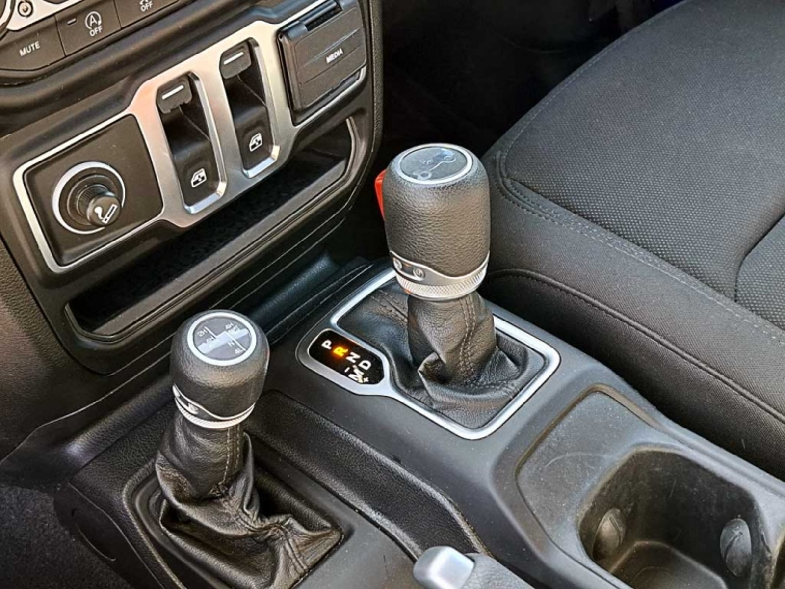 JEEP Wrangler Sport 4x4 Otto 3.6 Aut 2021 - Imagen 9 de 13