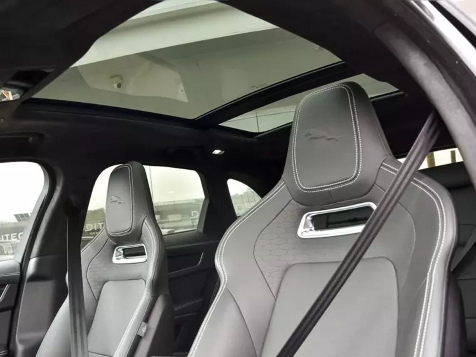 Jaguar F-pace 400 Sport 2025 - Imagen 16 de 20
