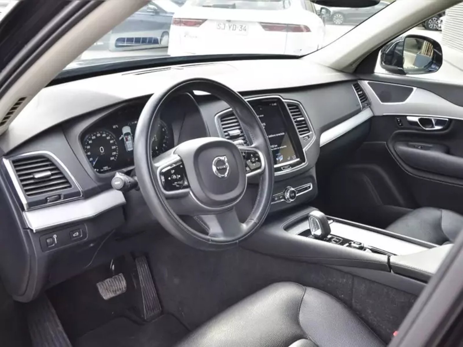 VOLVO Xc90 2.0 B6 Momentum 4x4 At 5p 2022 - Imagen 9 de 12