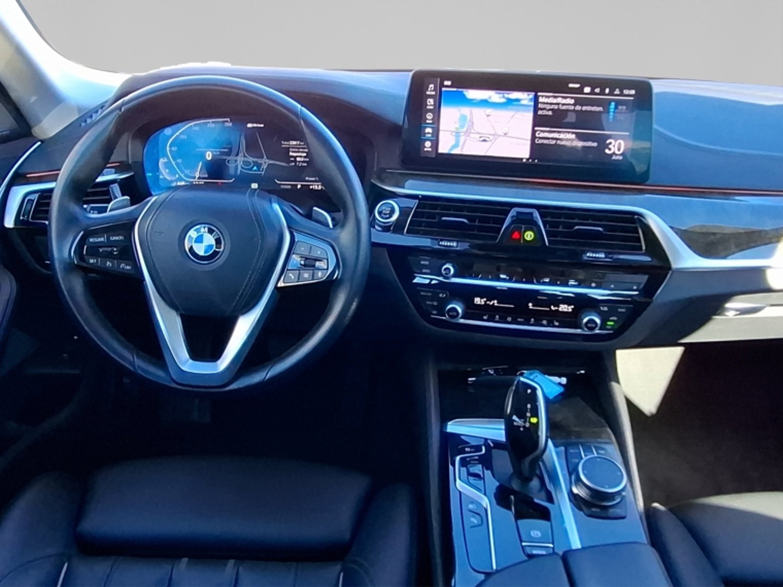 BMW 530 E Luxury 2024 - Imagen 17 de 20