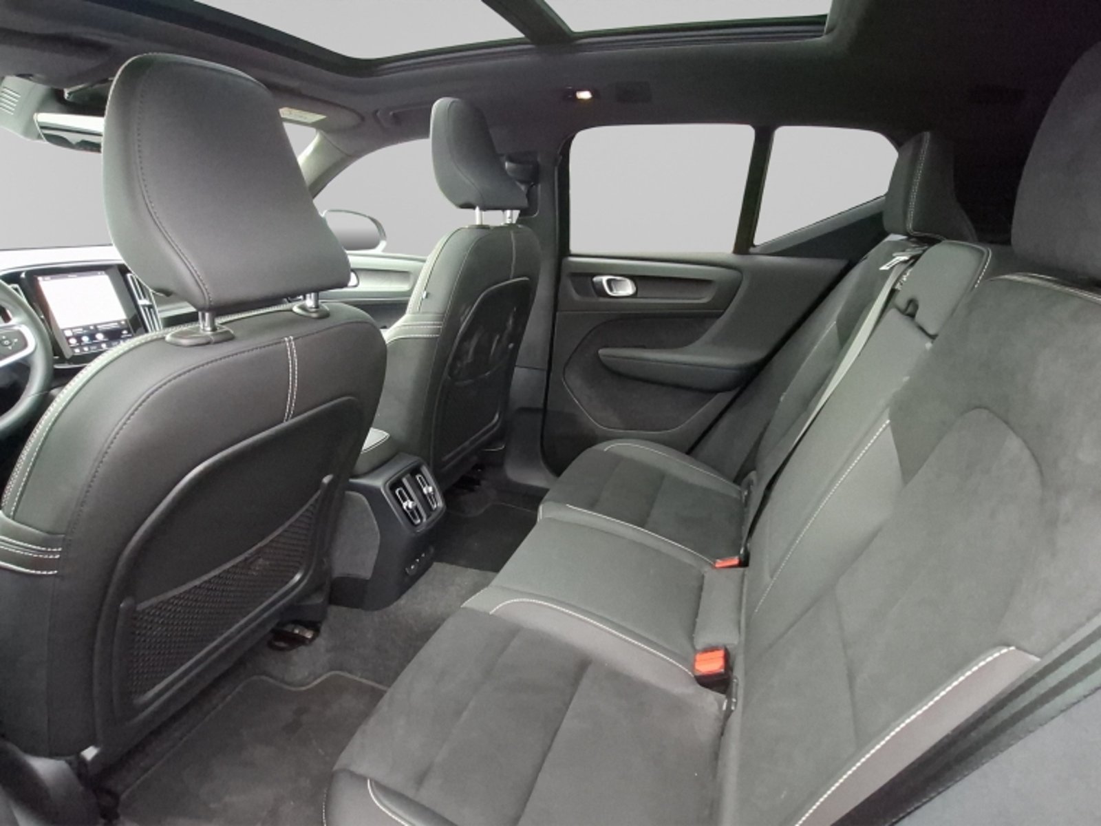 Volvo Xc40 C40 P8 Recharge 2024 - Imagen 15 de 20