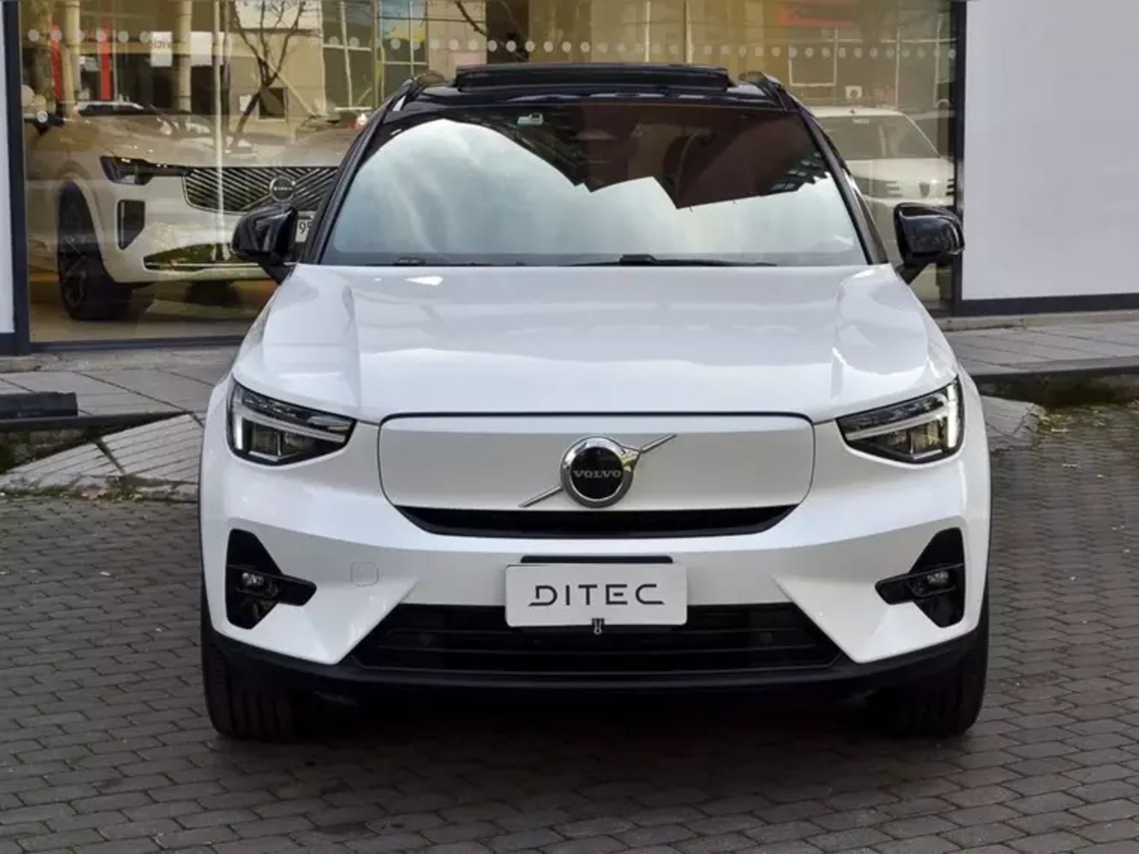 Volvo Xc40 P6 Recharge 2024 - Foto 3 de 20