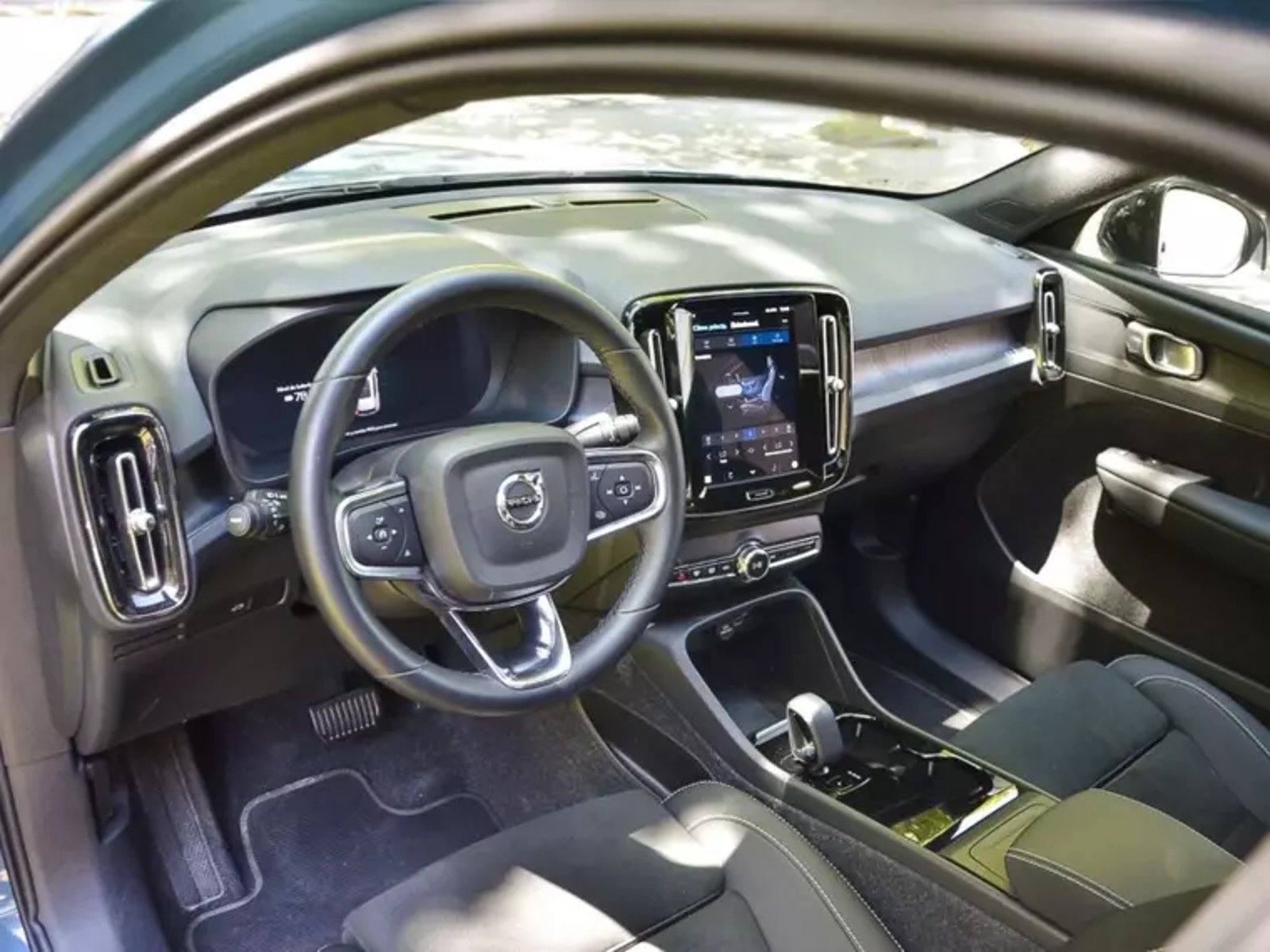 Volvo Ex40 0.0 P8 Recharge 4x4 At Electrico 2025 - Imagen 11 de 17