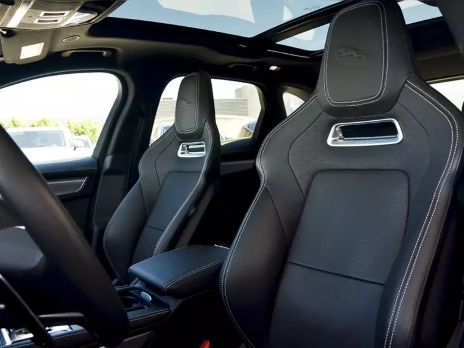 Jaguar F-pace R Dynamic 2024 - Imagen 8 de 20