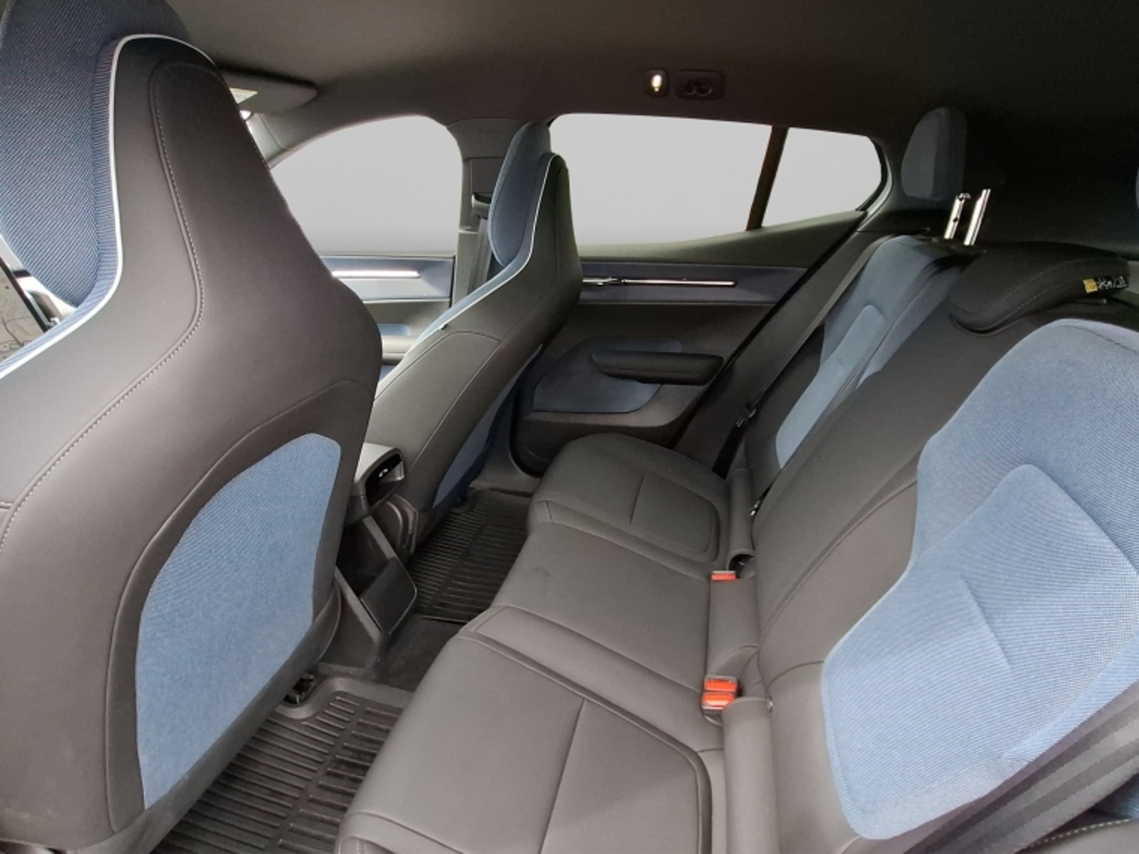 Volvo Ex30 E40 Core 2024 - Imagen 15 de 16