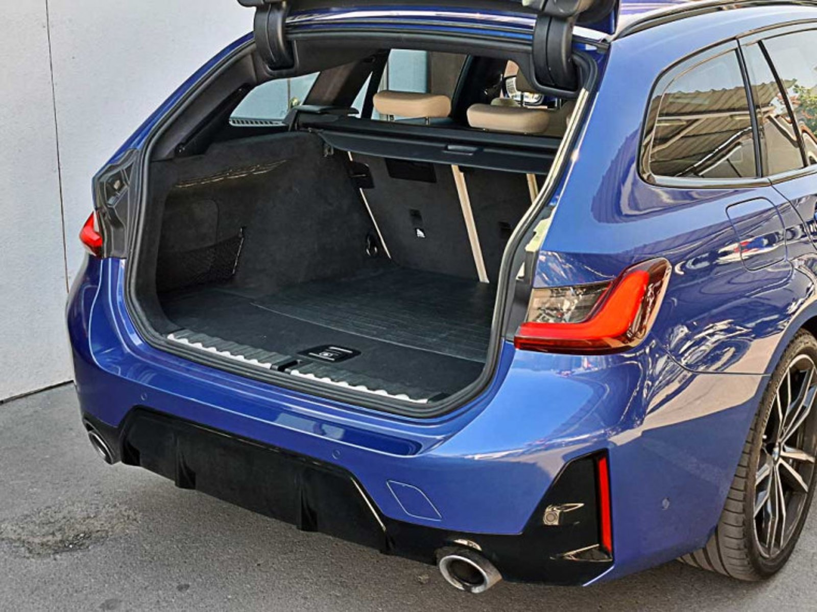 BMW 330 I Touring 2.0 Aut 2024 - Imagen 13 de 13