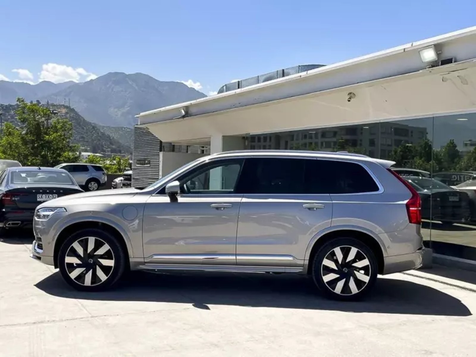 VOLVO Xc90 2.0 T8 Recharge Ultimate At 4x4 Hibrido 2025 - Imagen 9 de 17