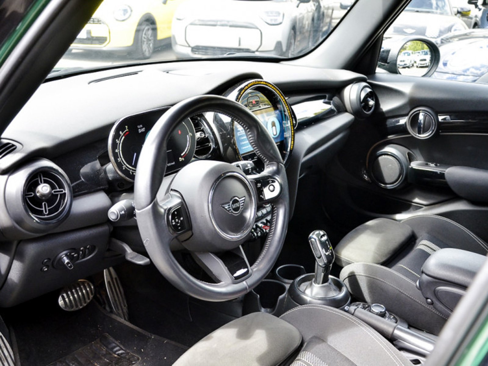MINI Cooper 1.5 Classic Sportpack 5p 2024 - Imagen 7 de 11