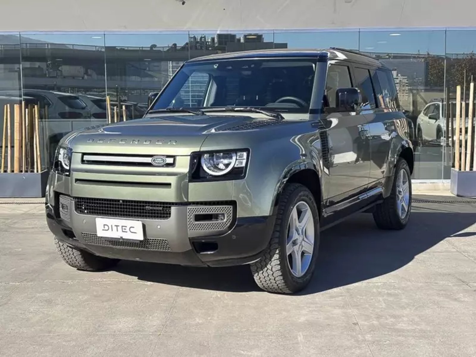 Land Rover Defender 110 X Dynamic 4x4 3.0 Aut 2023 - Foto 2 de 17