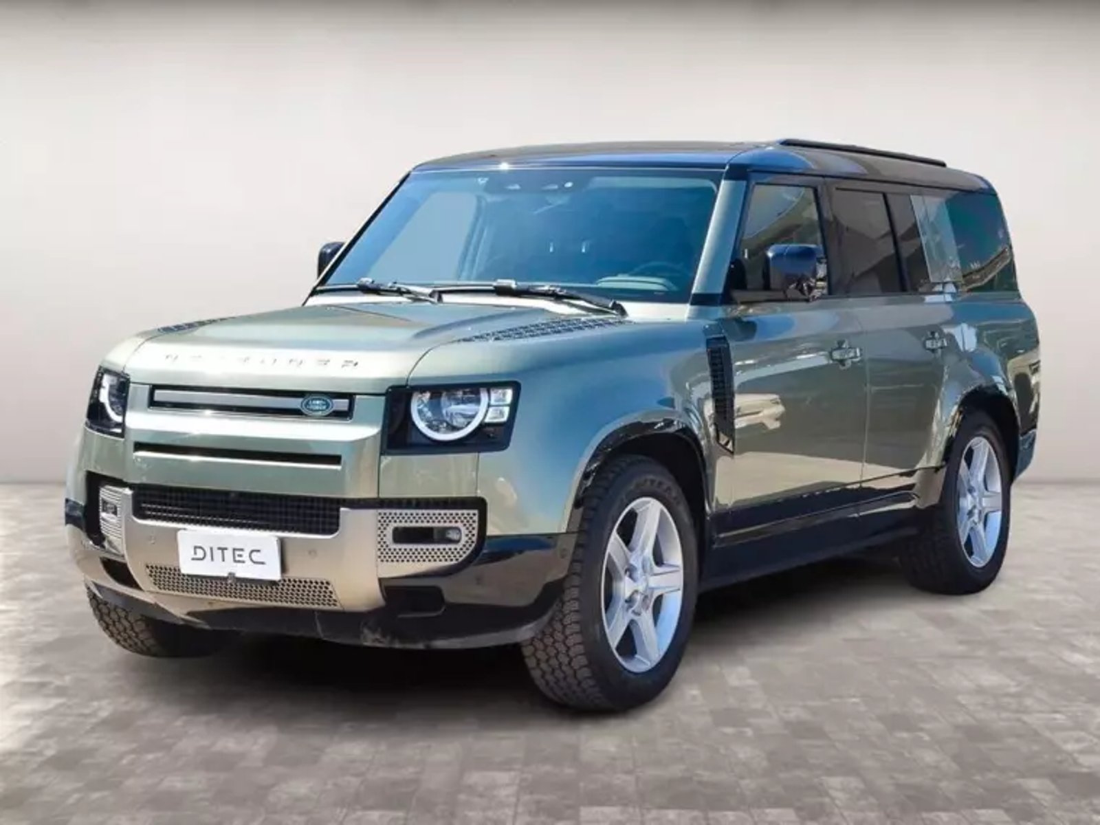 Land Rover Defender 2024