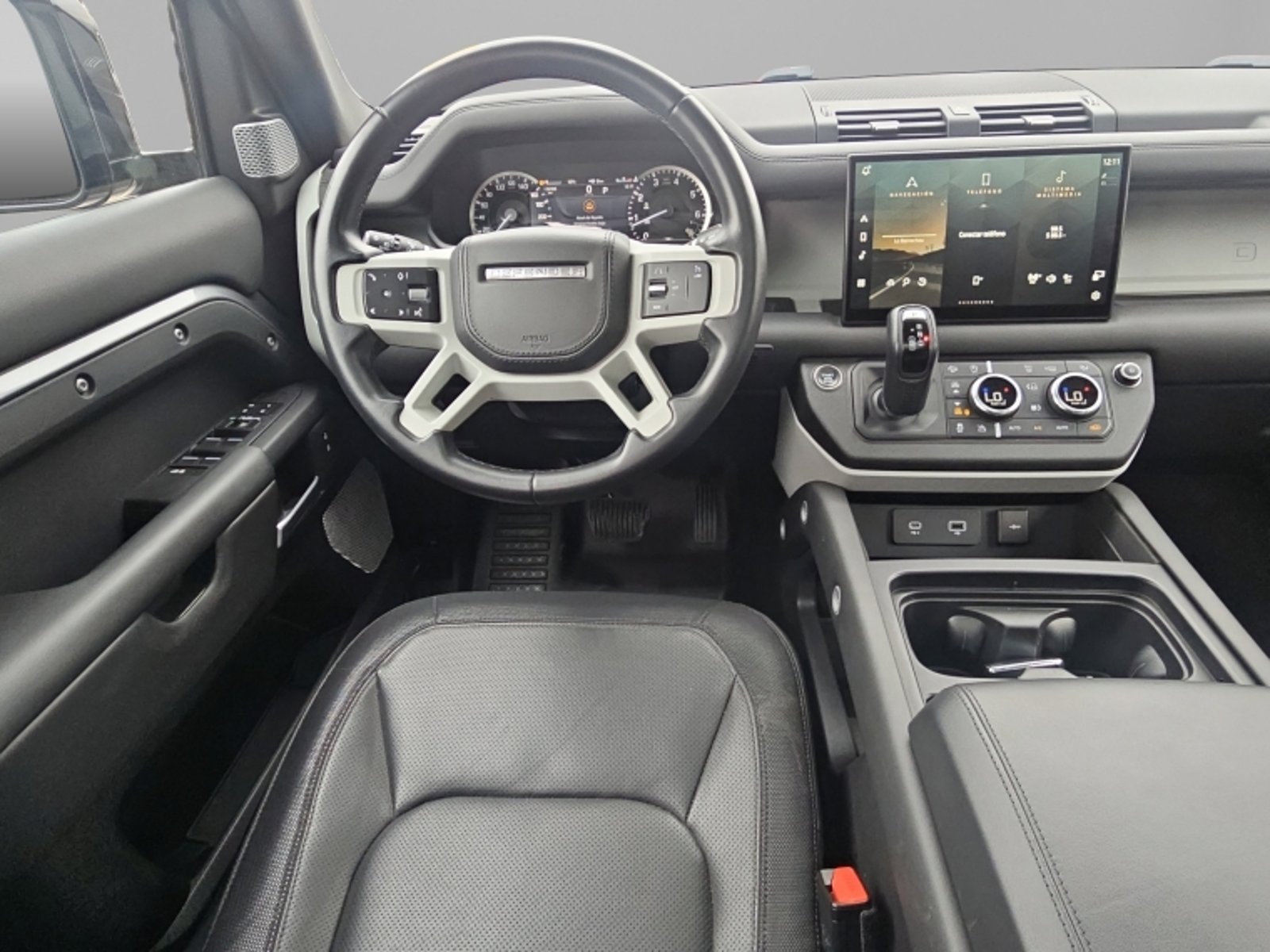 Land Rover Defender 130 3.0i X Dynamic 2024 - Imagen 17 de 20