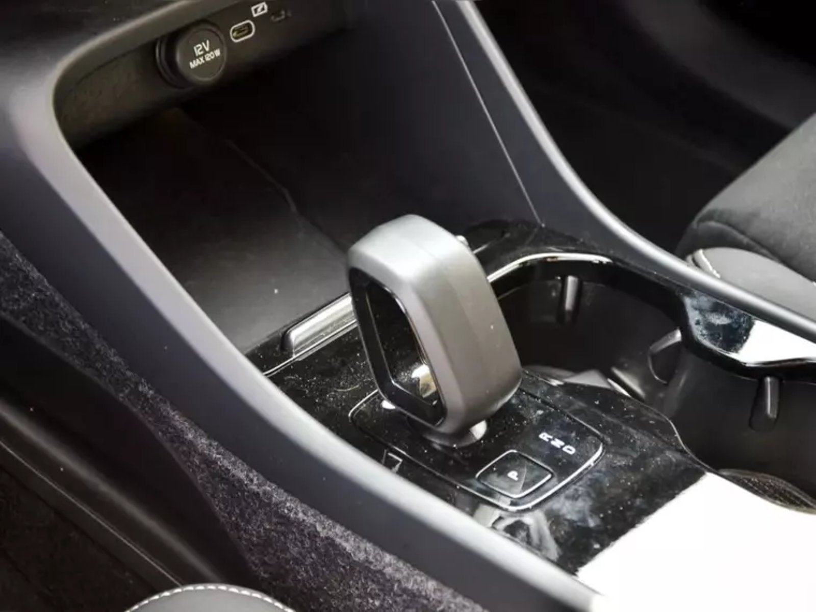 Volvo Ex40 0.0 P8 Recharge 4x4 At Electrico 2025 - Imagen 14 de 17