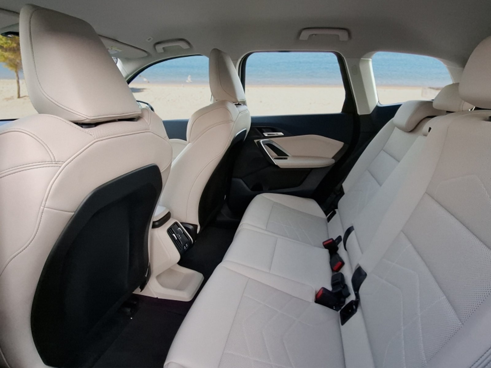BMW Ix1 Edrive20 2025 - Imagen 15 de 20