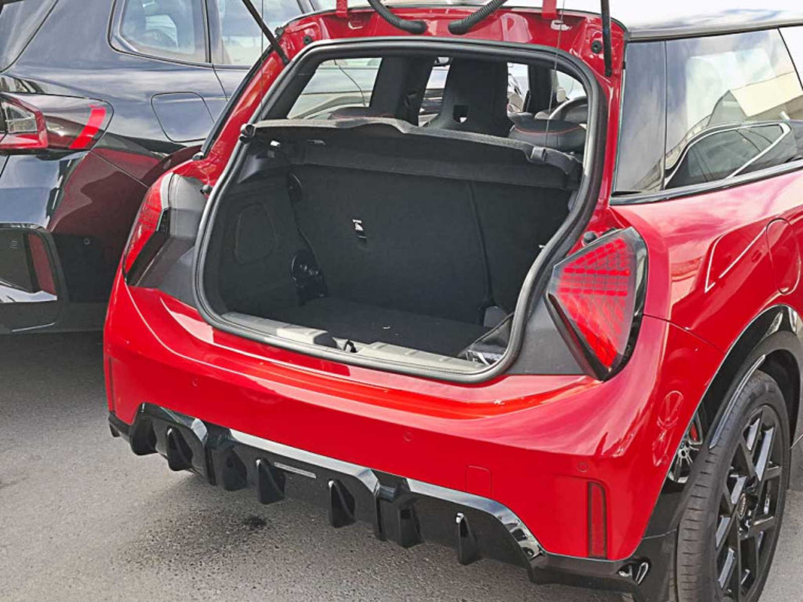 MINI Cooper S 2.0 Hb 3p Jcw Package Aut 2026 - Imagen 11 de 12