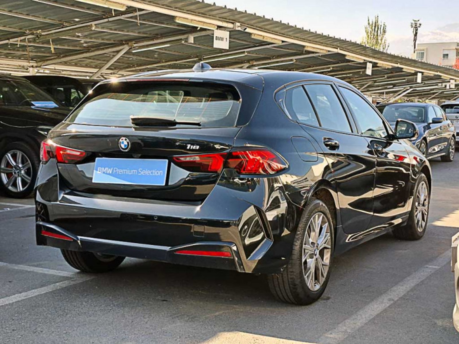 BMW 118 I Hatch Dynamic 2026 - Foto 4 de 13