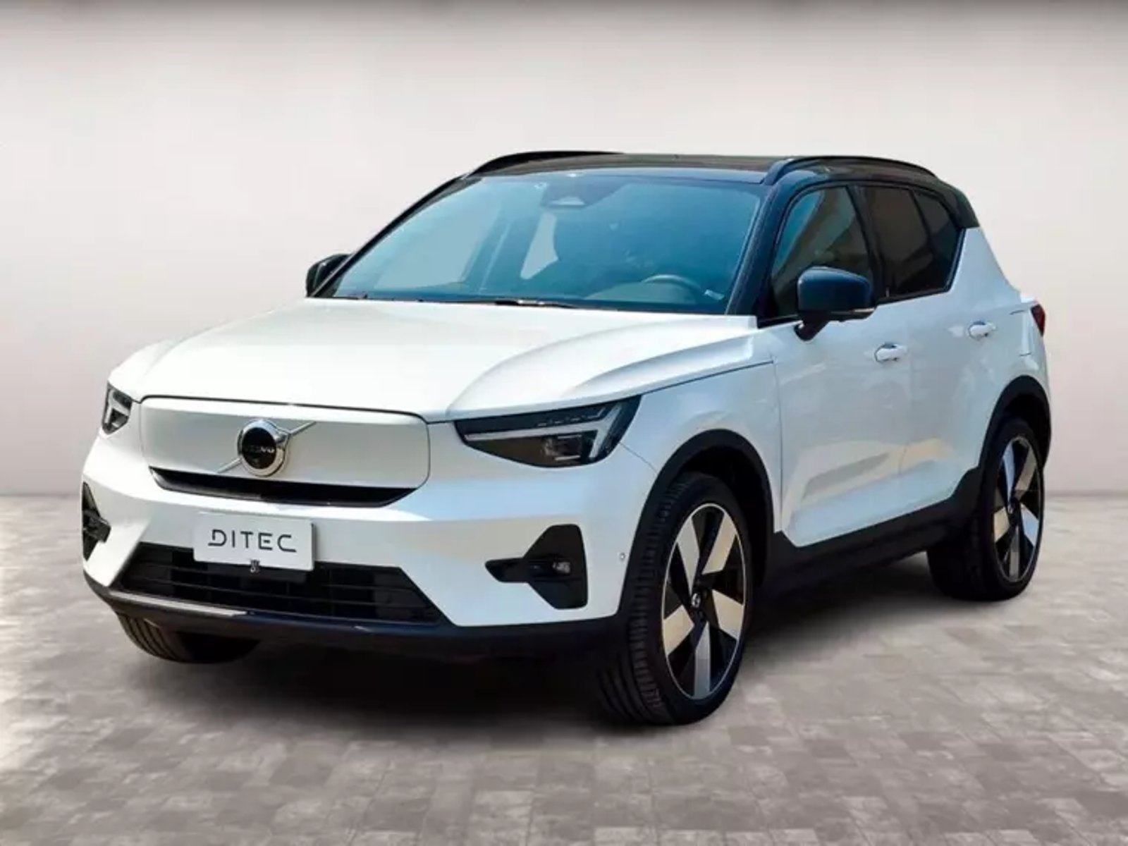 Volvo XC40 2024