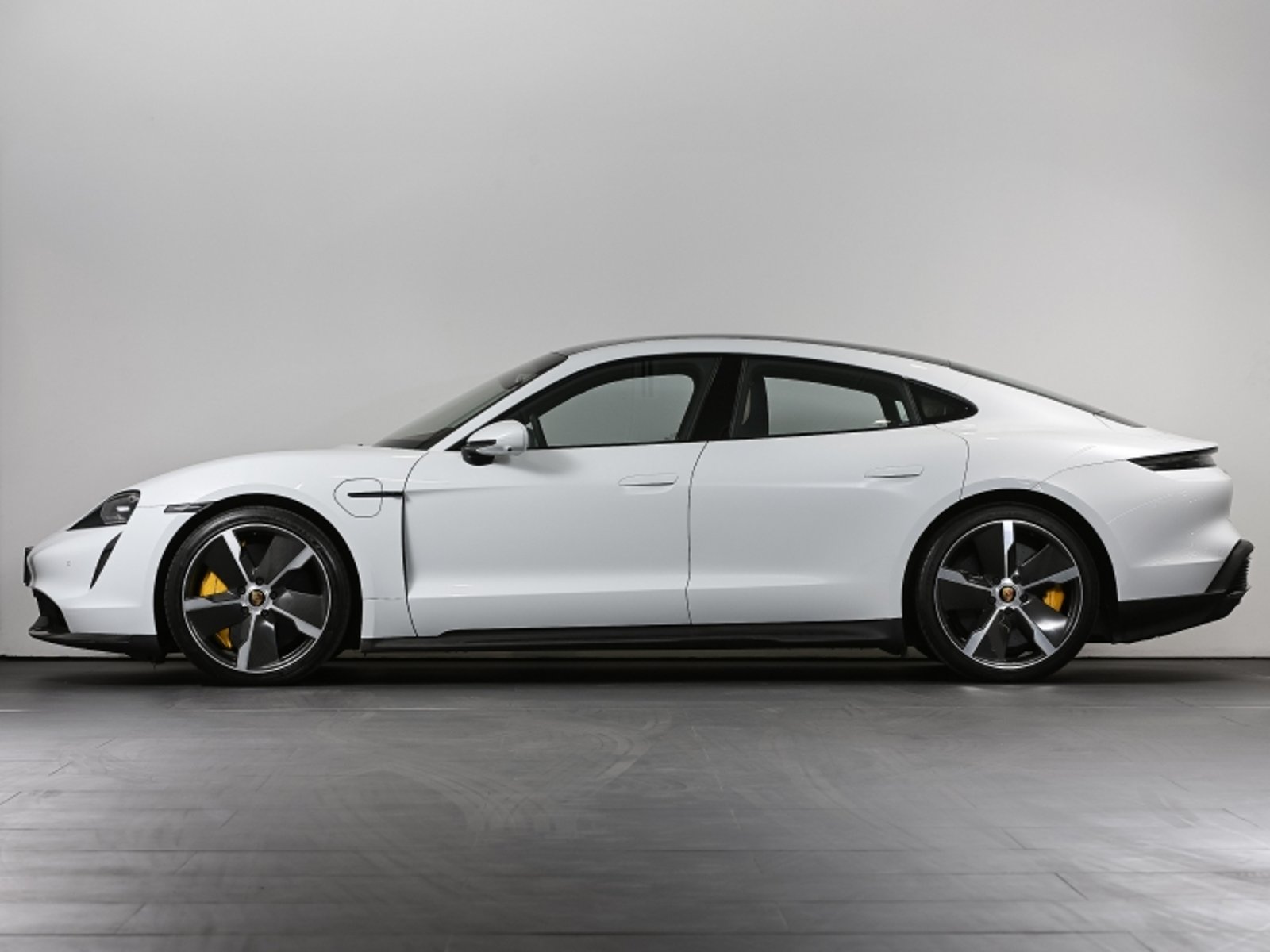 Porsche Taycan Turbo S 2022 - Foto 2 de 20