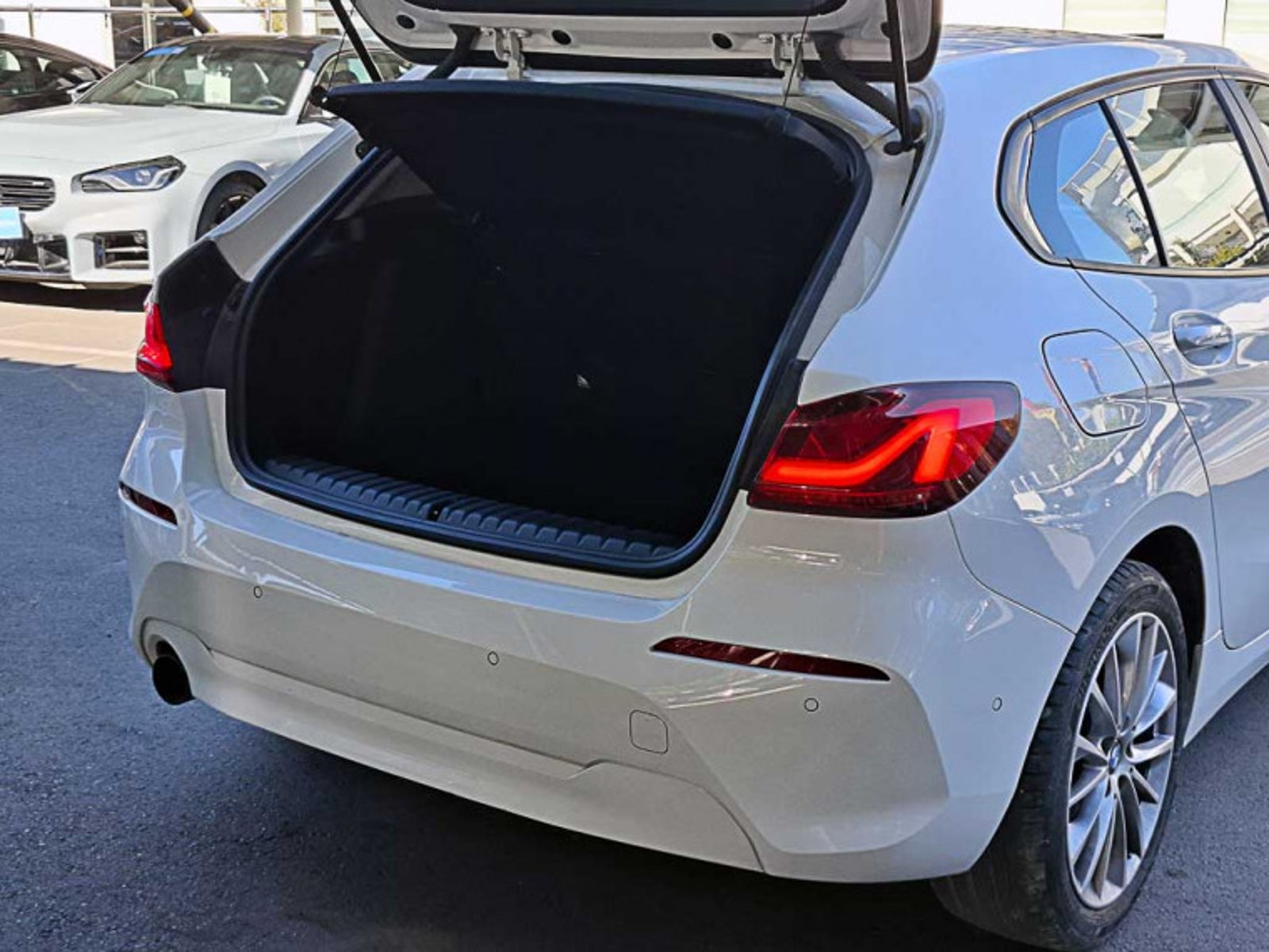 BMW 118 I Hatch Dynamic 2023 - Imagen 13 de 13