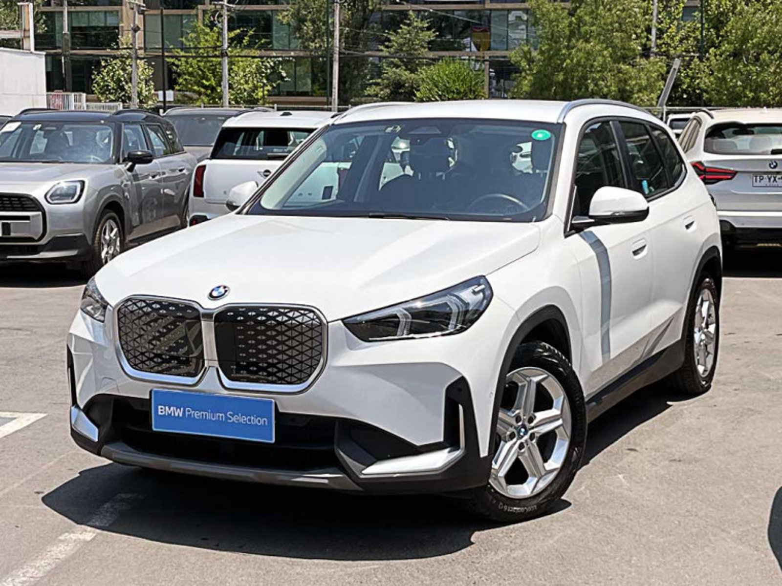BMW Ix1 Xdrive30 Comfort 2025 - Foto 2 de 12
