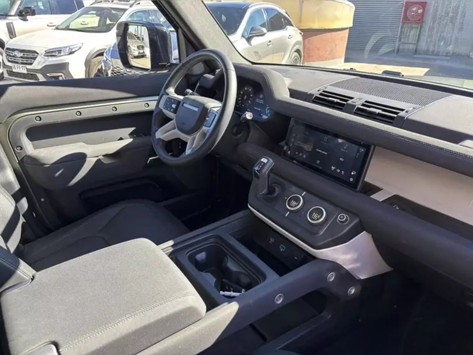 Land Rover Defender 110 X Dynamic 4x4 3.0 Aut 2023 - Foto 5 de 17