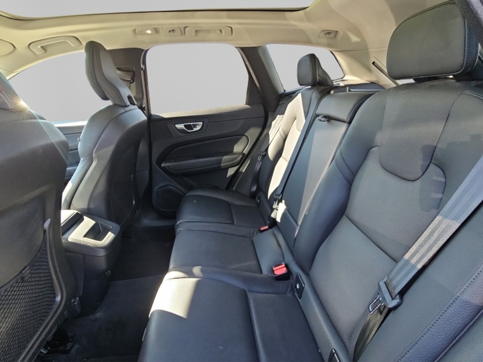 Volvo Xc60 Ii B5 4x4 2.0 Aut 2024 - Imagen 15 de 20