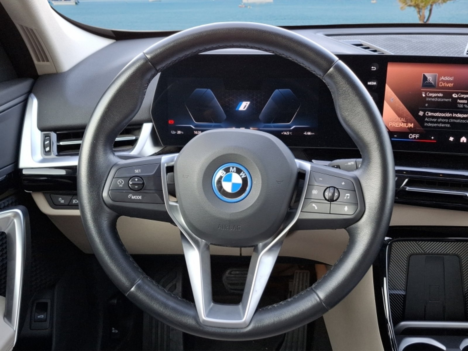 BMW Ix1 Edrive20 2025 - Imagen 16 de 20