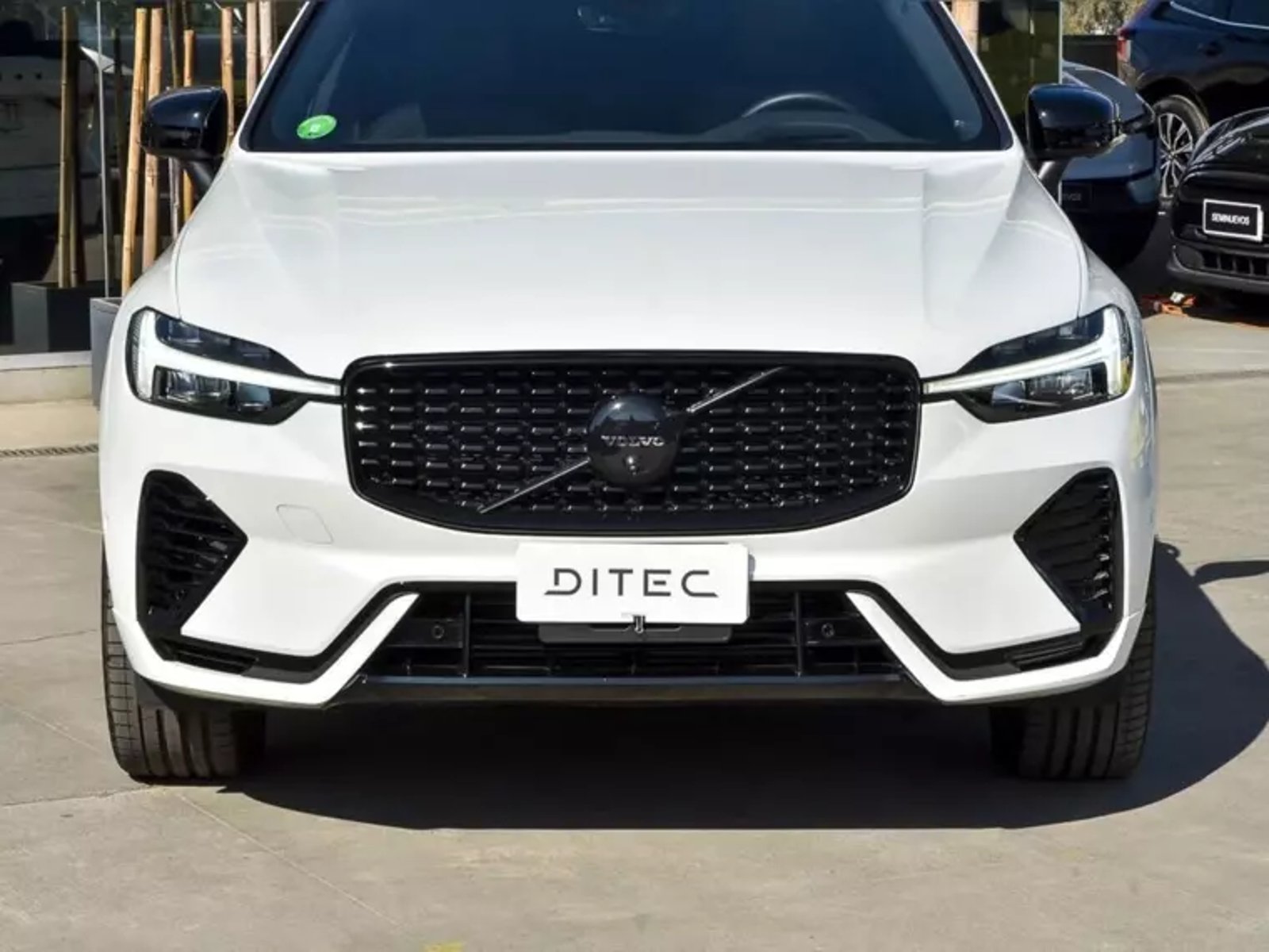 Volvo Xc60 T8 Recharge 4x4 2.0 Aut 2025 - Foto 4 de 19