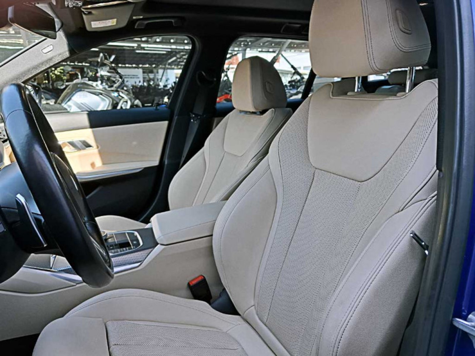 BMW 330 I Touring 2.0 Aut 2024 - Imagen 10 de 13