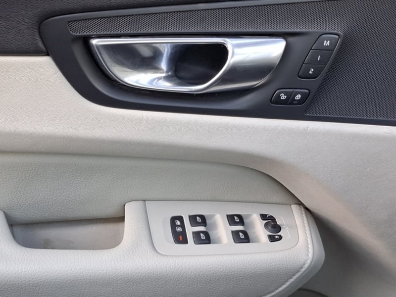 Volvo Xc60 Ii B5 Momentum 2022 - Imagen 14 de 16
