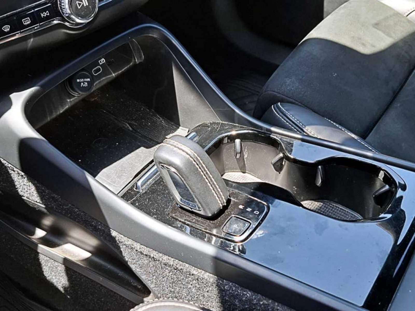 VOLVO Xc40 P8 R Design Awd Aut 2022 - Imagen 9 de 13