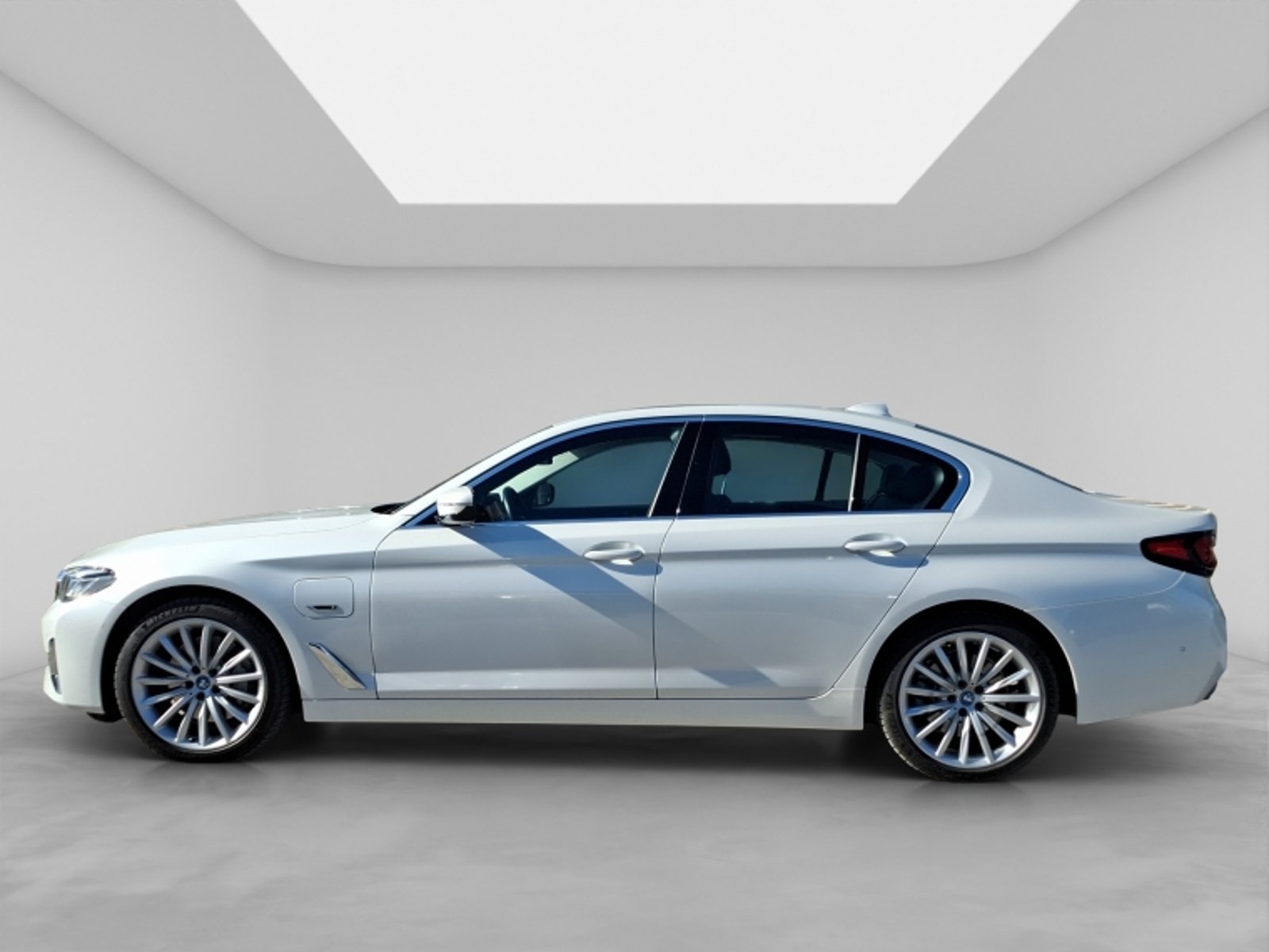 BMW 530 E Luxury 2024 - Foto 4 de 20