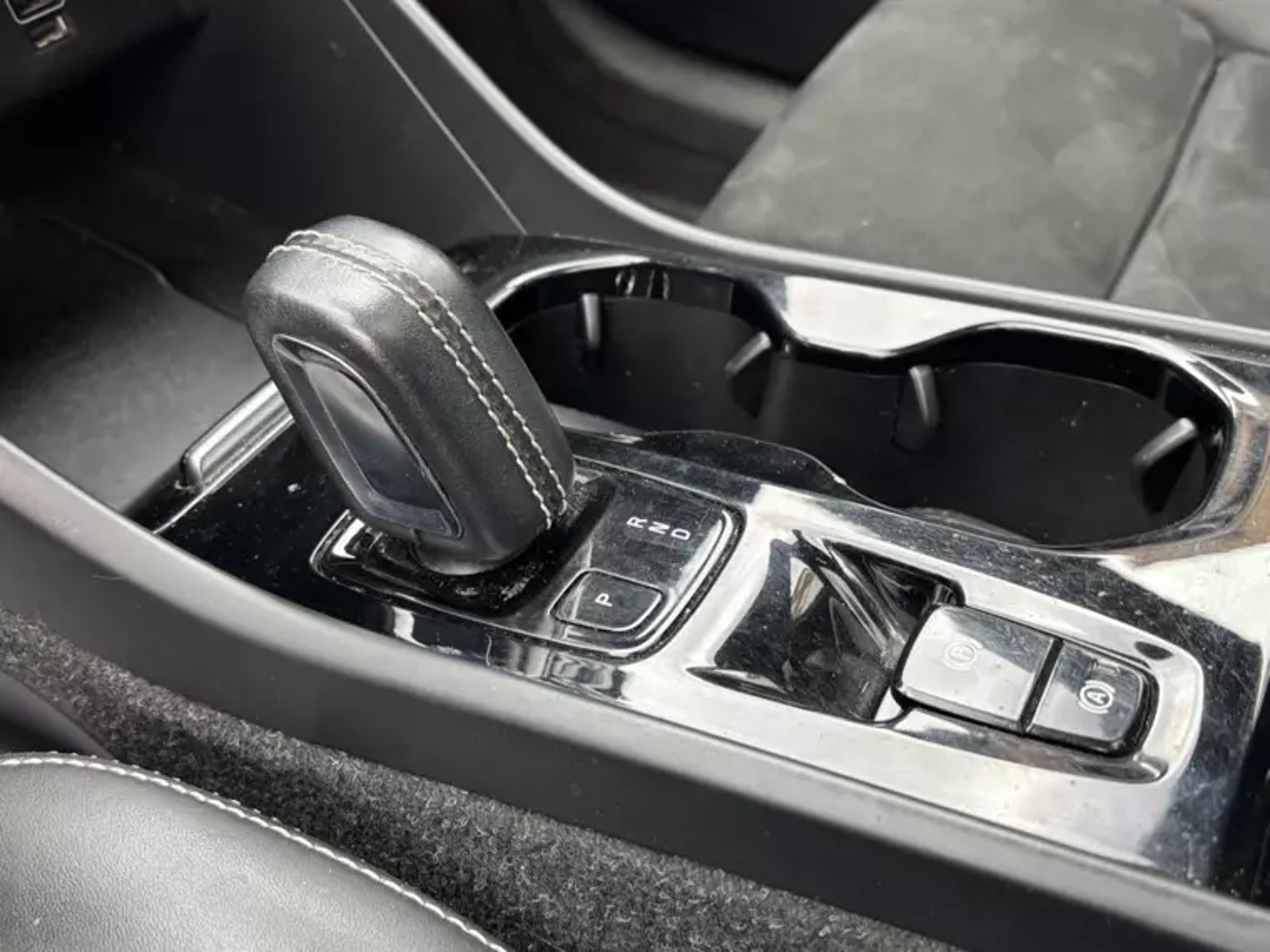 VOLVO Xc40 T5 Hybrid 1.5 Aut 2021 - Imagen 12 de 15