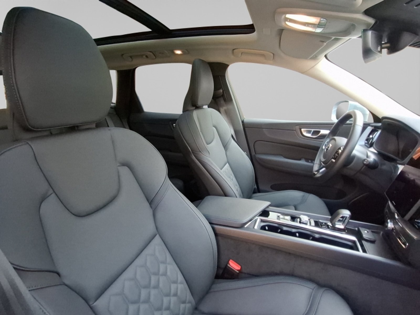 Volvo Xc60 B5 Awd Plus 2025 - Imagen 19 de 20