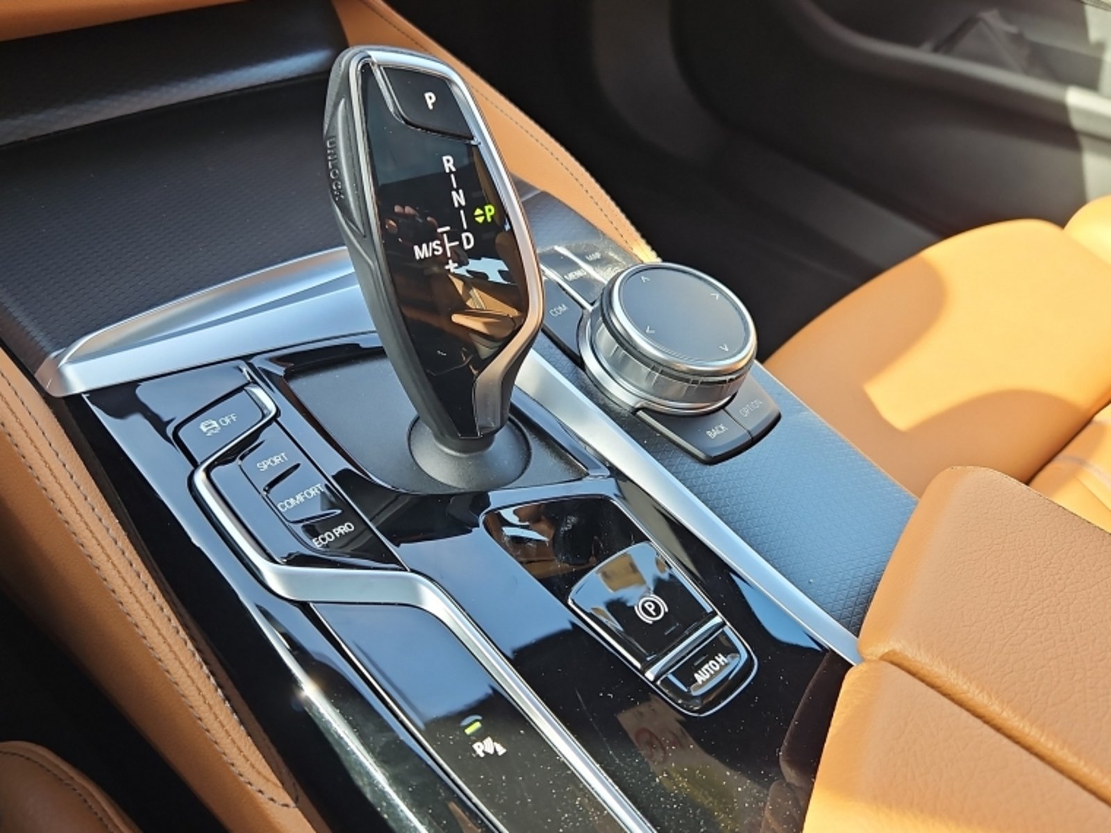 BMW 530 I Sedan 2.0 Aut 2024 - Imagen 13 de 20