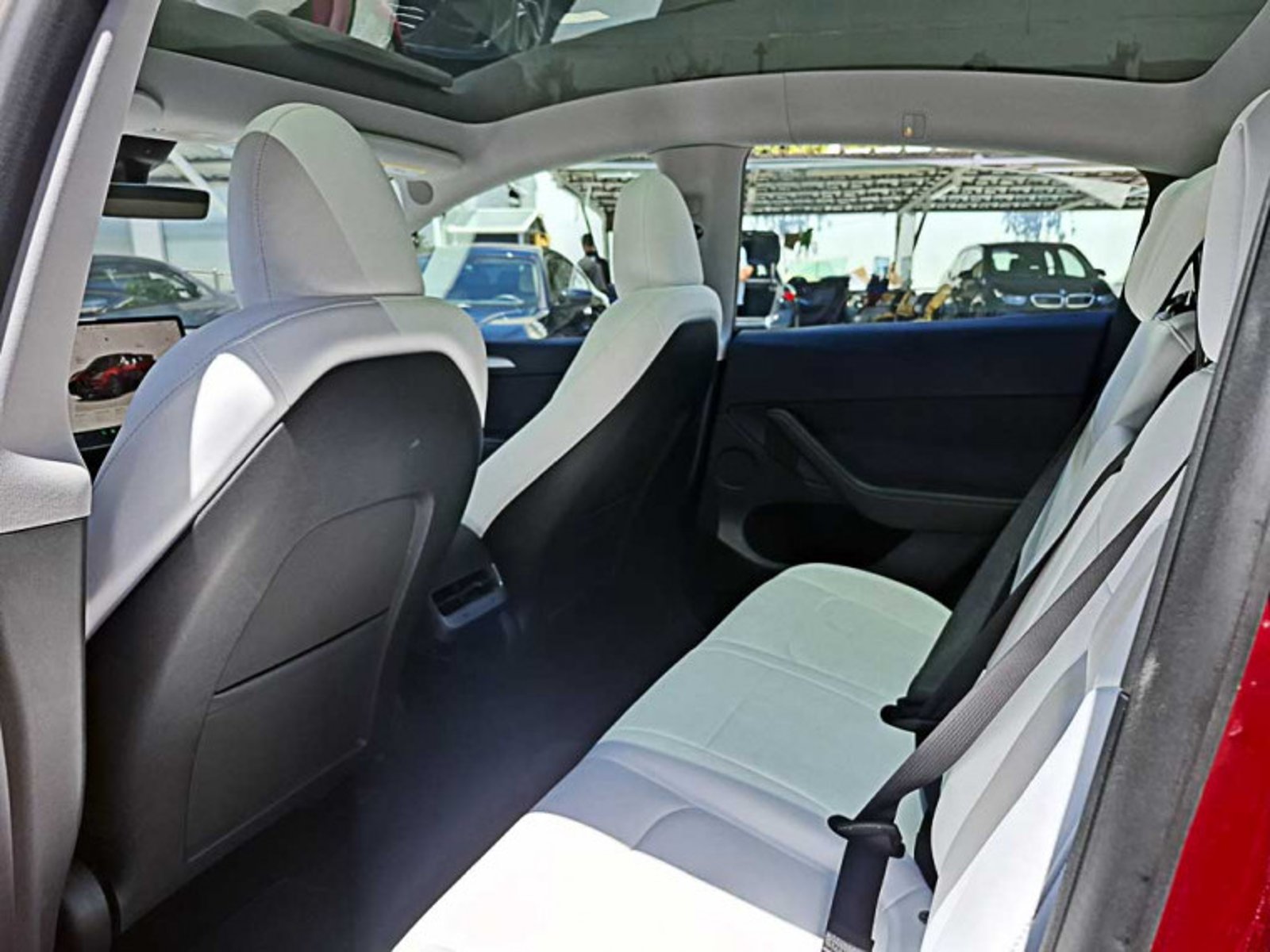 TESLA Model y Long Range 4x4 Aut 2024 - Imagen 11 de 12