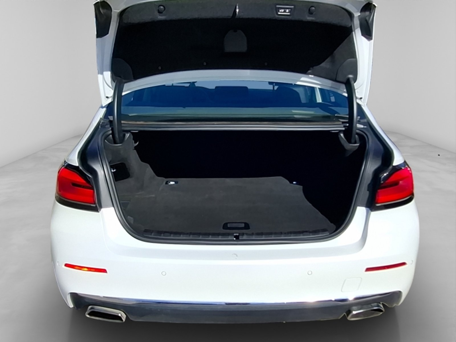 BMW 530 E Luxury 2024 - Imagen 20 de 20