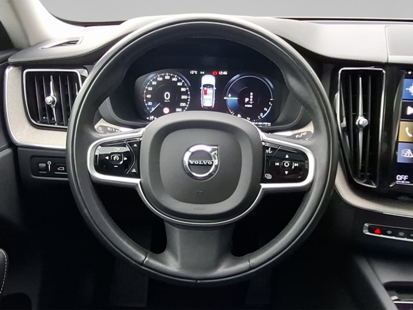 Volvo Xc60 T8 4x4 2.0 Aut 2021 - Imagen 16 de 20
