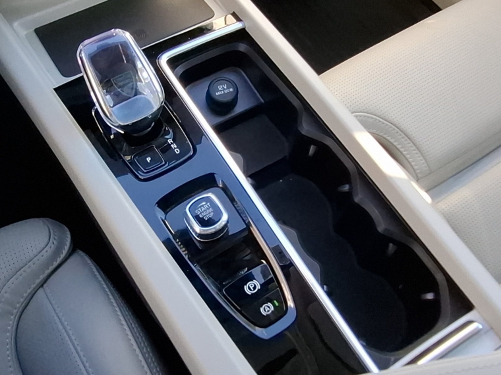 Volvo Xc60 T8 Ultra 4x4 2.0 Aut 2026 - Imagen 13 de 20