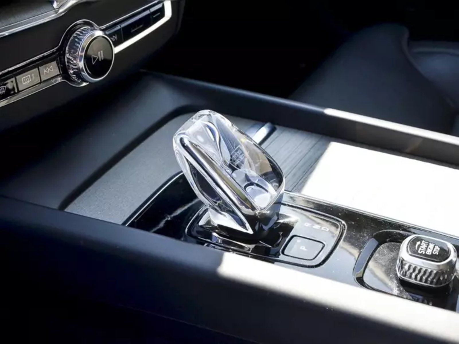 Volvo Xc60 2.0 B5 Plus At 4x4 Hibrido 2025 - Imagen 10 de 12