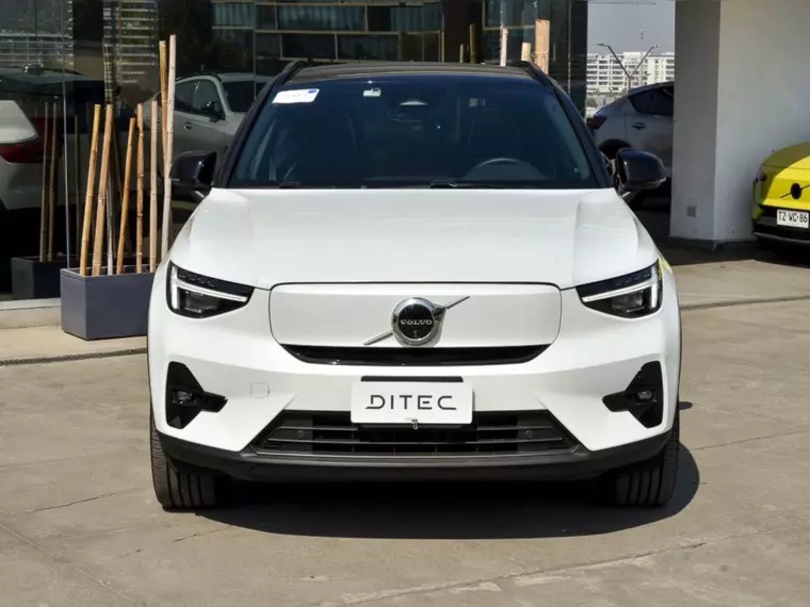 Volvo Ex40 0.0 P8 Recharge 4x4 At Electrico 2025 - Imagen 3 de 17