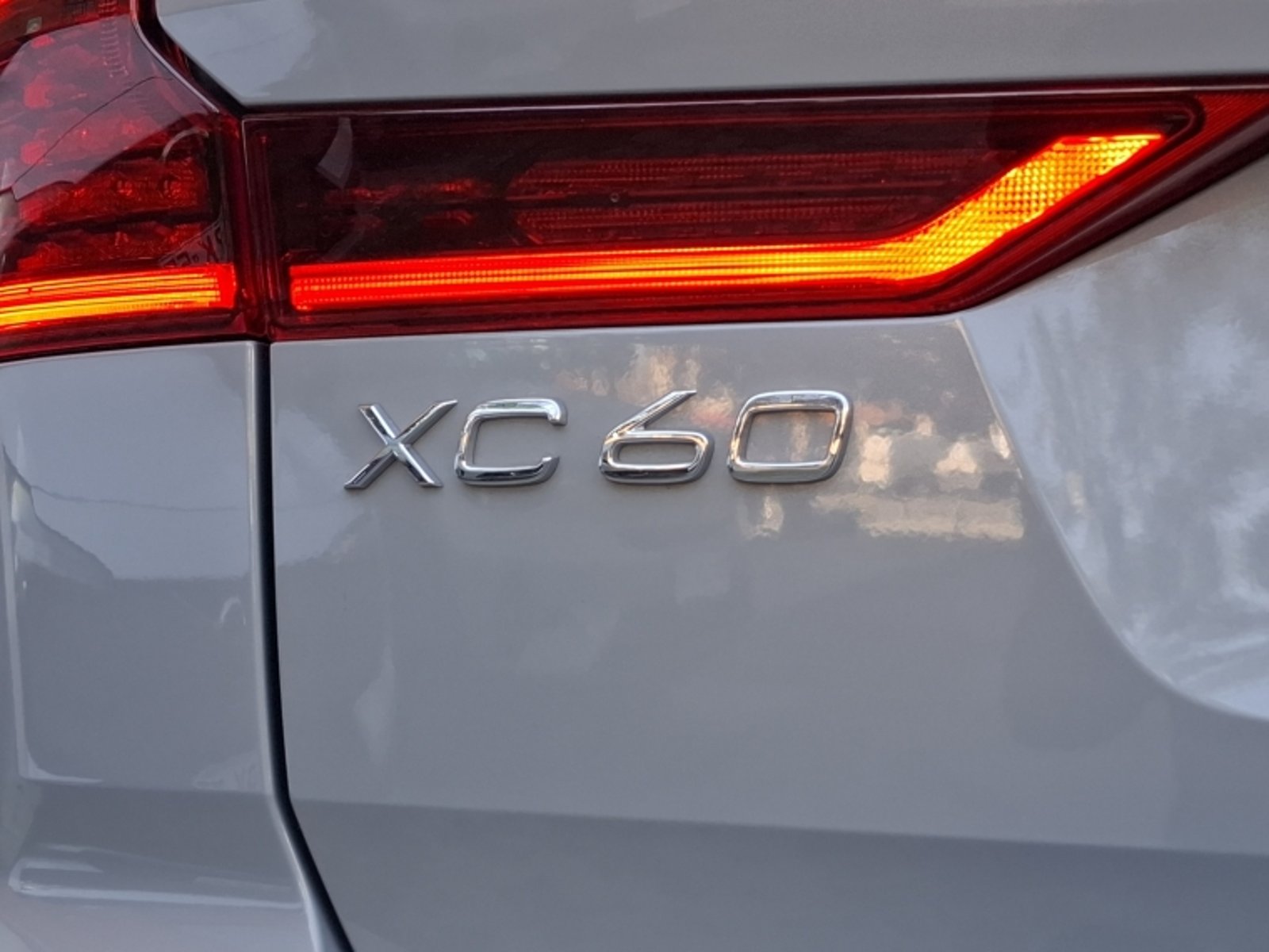 Volvo Xc60 B5 Awd Plus 2025 - Imagen 8 de 20