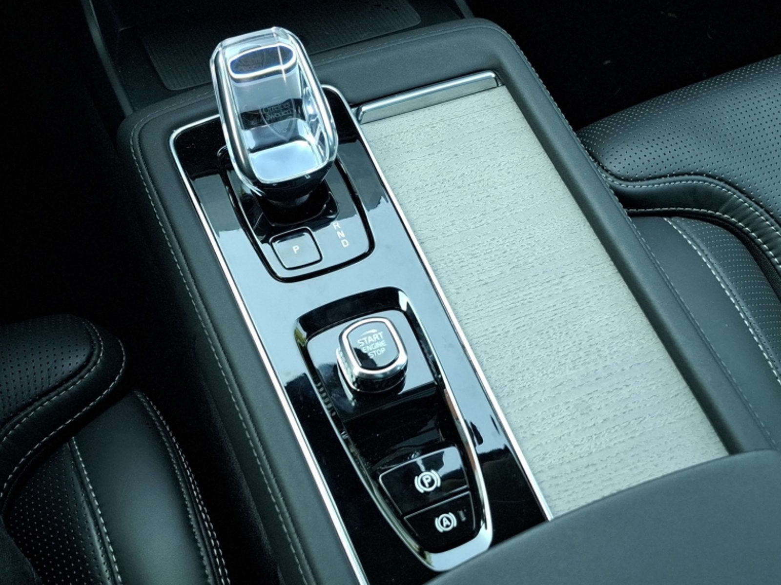 Volvo Xc90 2.0 T8 Ultra Hibrido Awd At 5p 2025 - Imagen 13 de 20