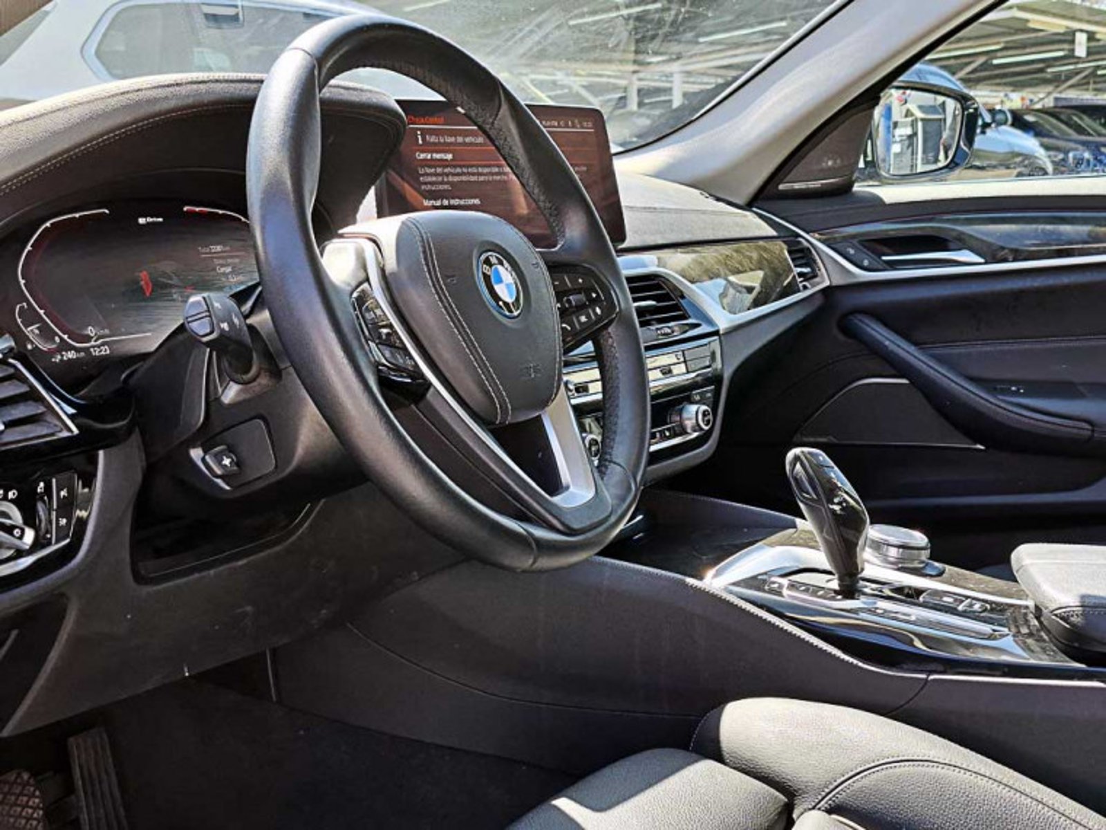 BMW 530 E Luxury Lci 2023 - Imagen 11 de 13