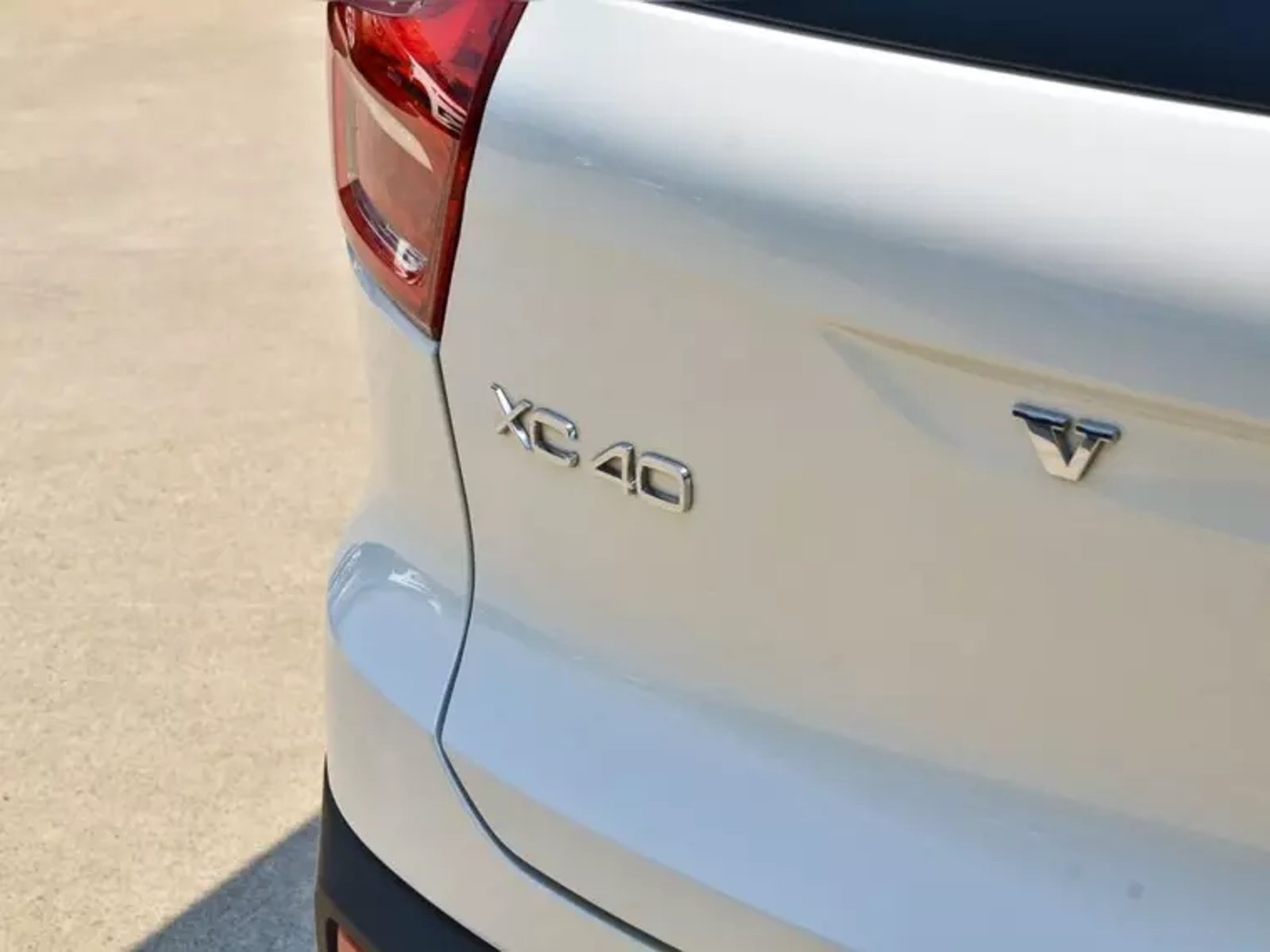Volvo Xc40 2.0 T5 Hybrid At 4x4 Hibrido 2024 - Imagen 16 de 18