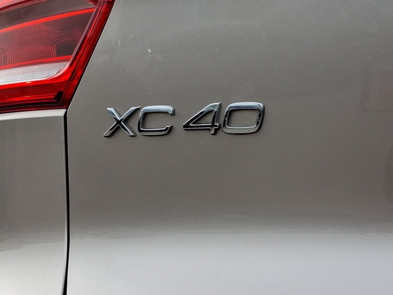Volvo Xc40 T5 Hybrid R Design 1.5 Aut 2023 - Imagen 8 de 20