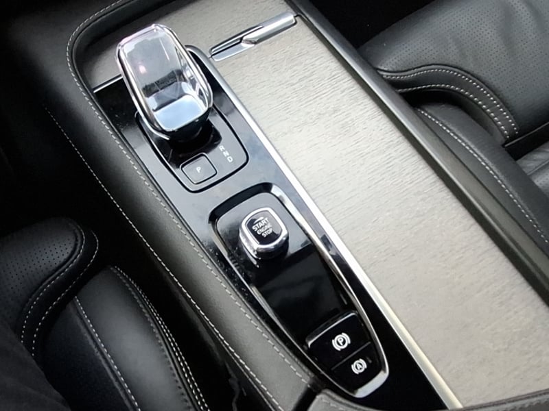Volvo Xc90 2.0 T8 At 4x4 Hibrido 2025 - Imagen 13 de 20