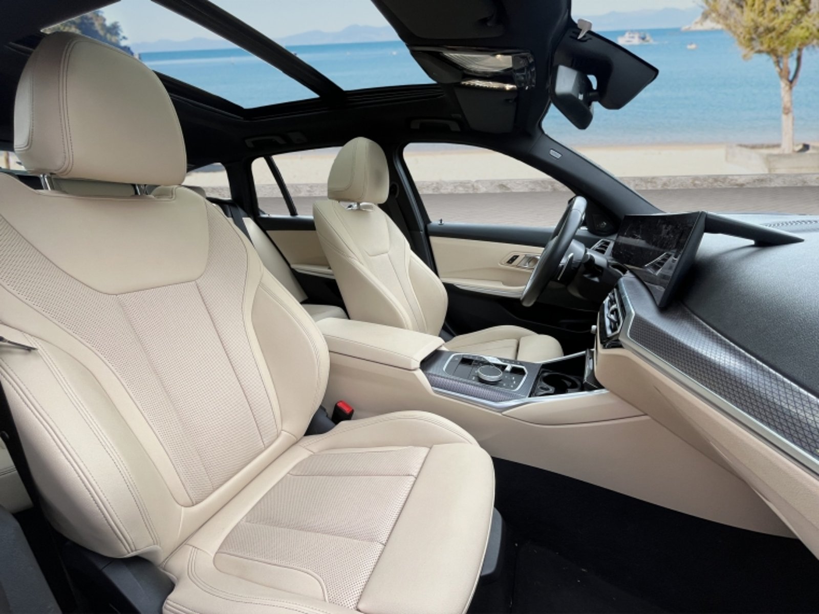 BMW 330 I Touring 2.0 Aut 2025 - Imagen 19 de 20