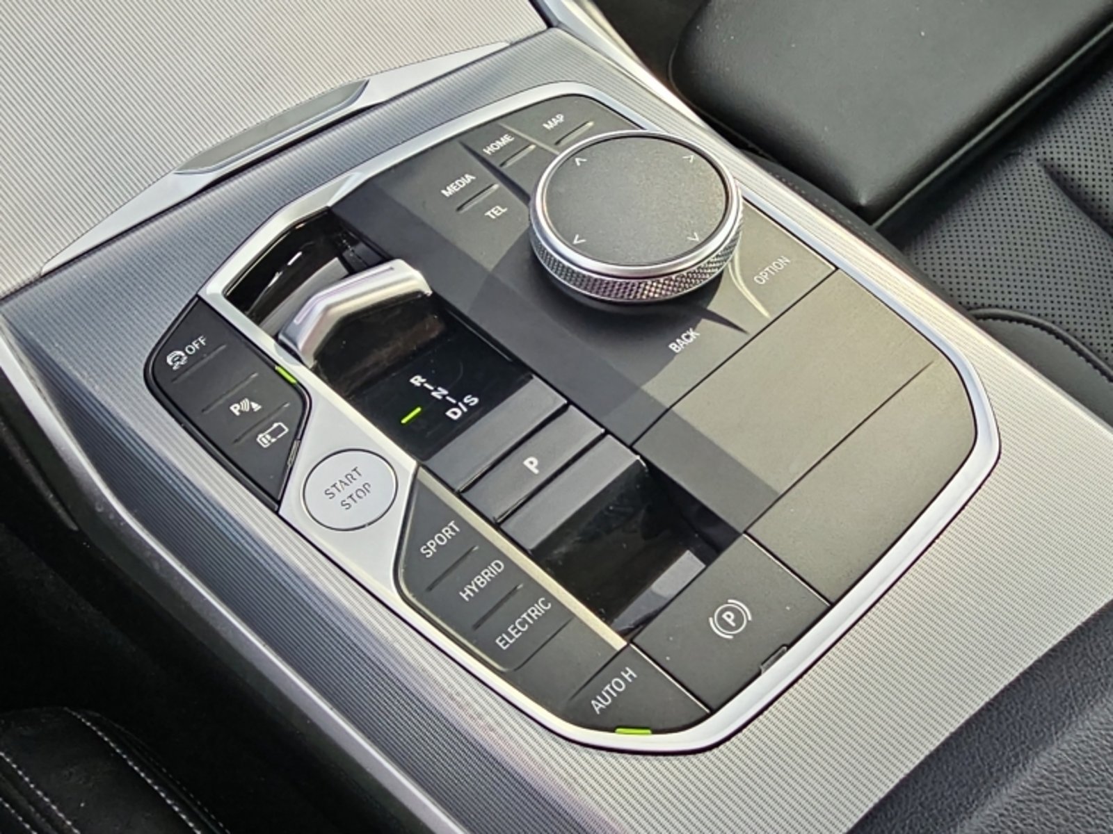 BMW 330 E Sedan 2.0 Aut 2024 - Imagen 13 de 20