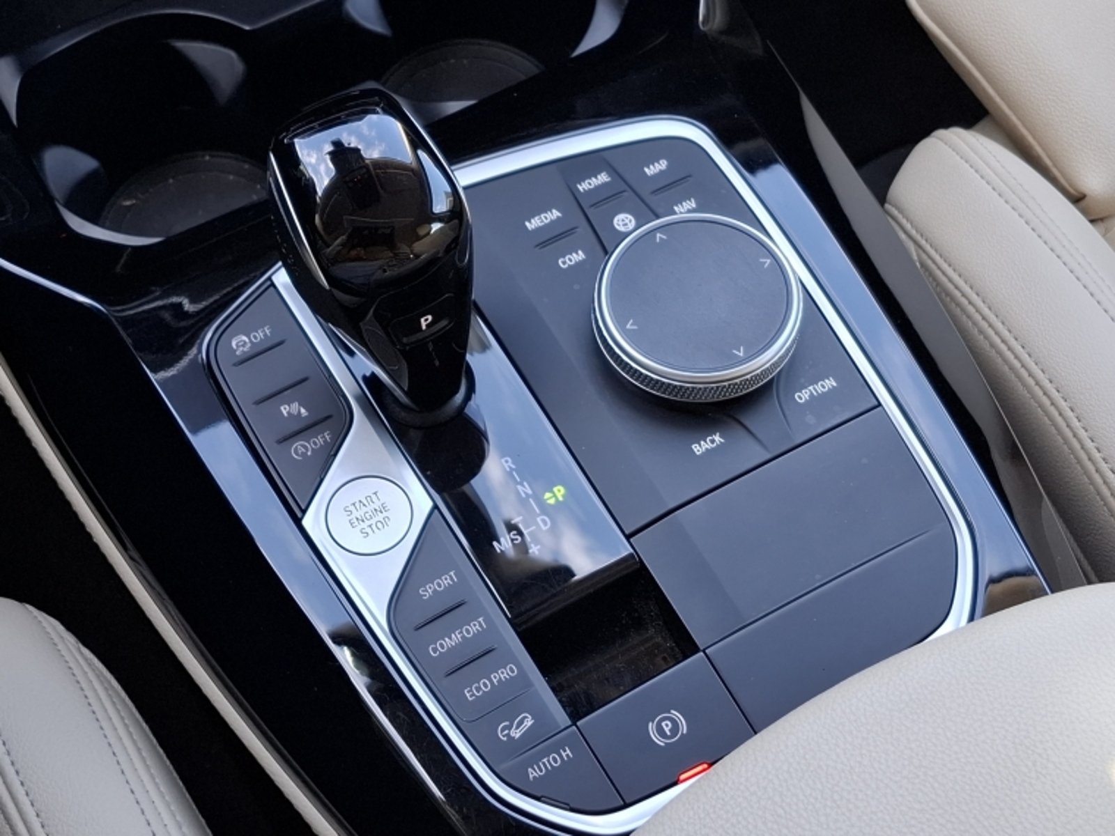 BMW X4 Xdrive 20i 4x4 2.0 At 2025 - Imagen 13 de 16